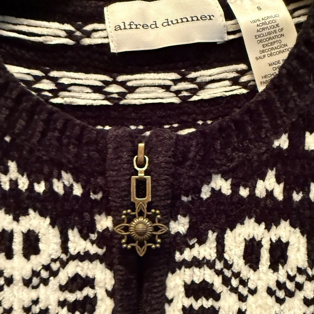 Black and White Alfred Dunner Snowflake Women's Sweater-New